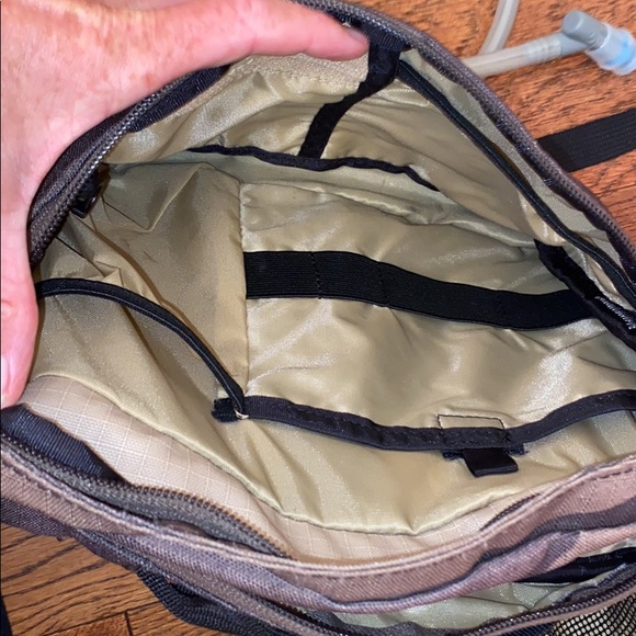 Dakine Hip Hydration Pack - Picture 5 of 5